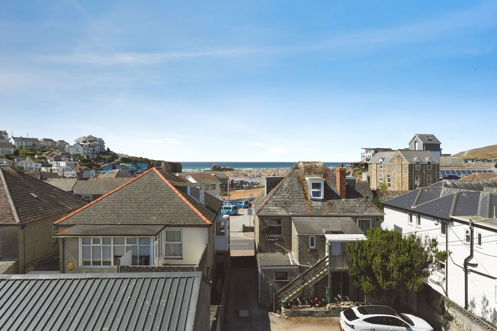 Property photo 1 of 12 Pbox-Img.Jpg