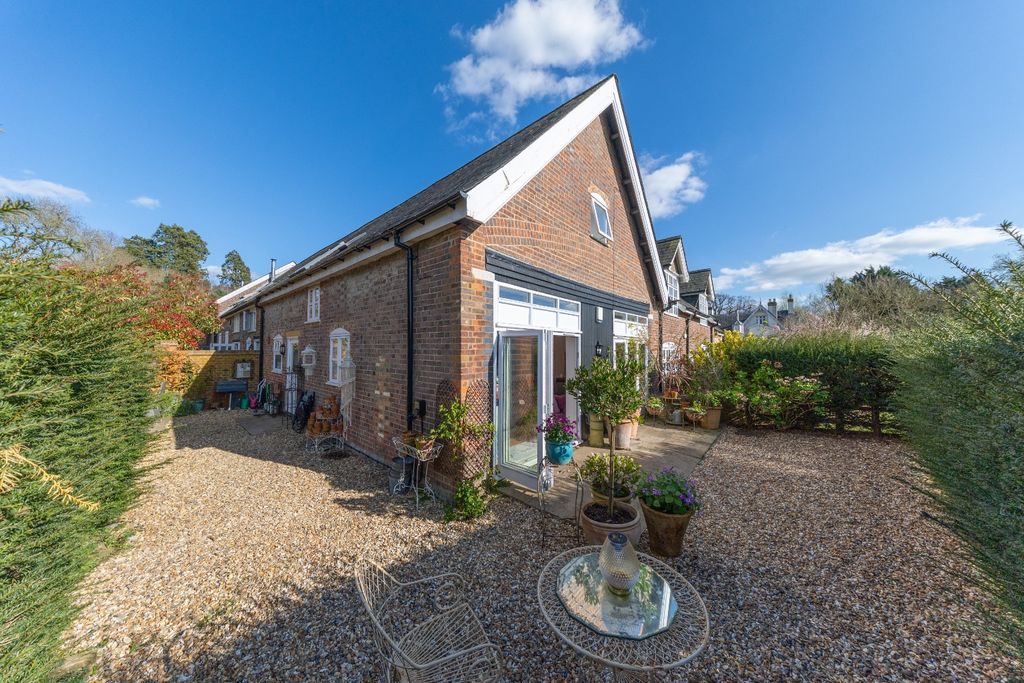 Property photo 3 of 23 4962303