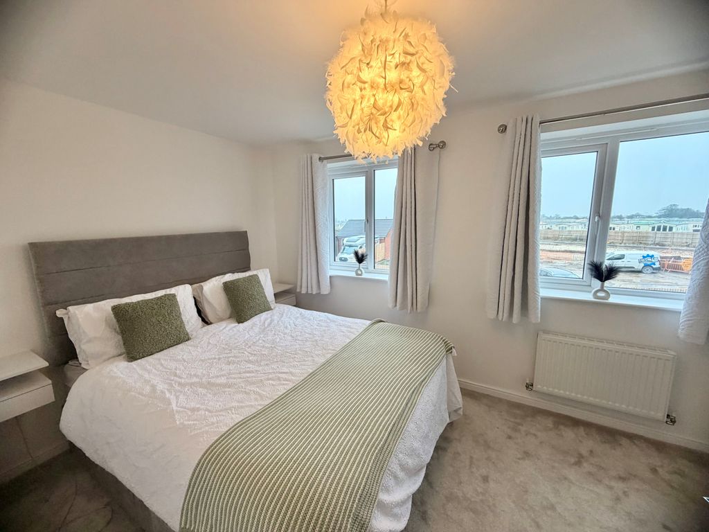 Property photo 3 of 8 Bedroom 1