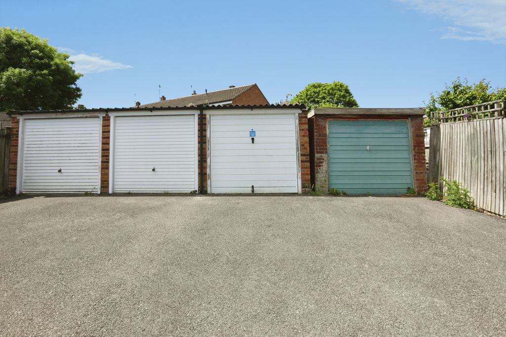 Additional image 15 of 3 bed semi-detached house for saleCorsletts Avenue, Horsham RH12