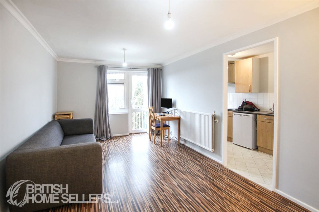 Property photo 3 of 10 Picture No. 05