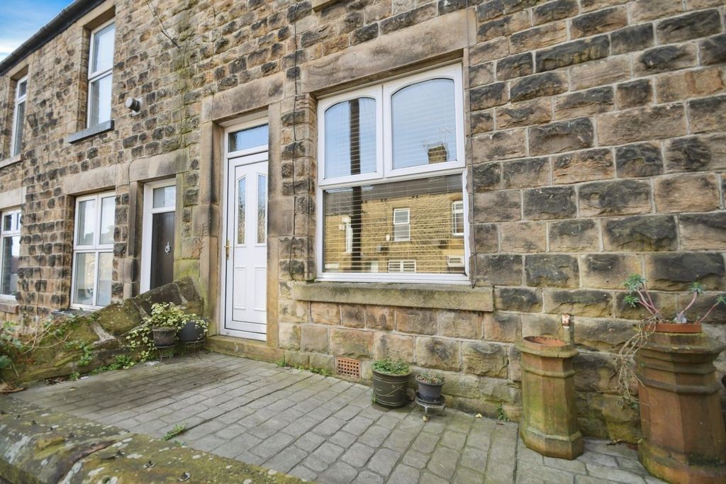 Property photo 2 of 16 Front