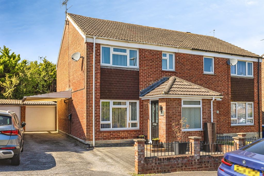 Property photo 1 of 17