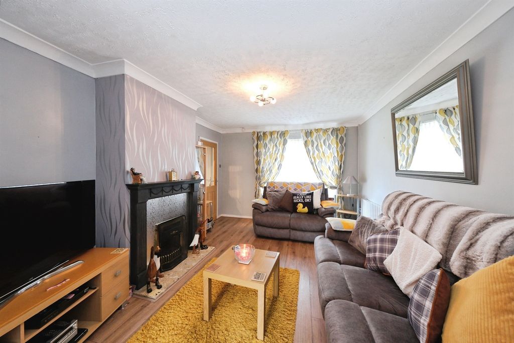 Property photo 2 of 13