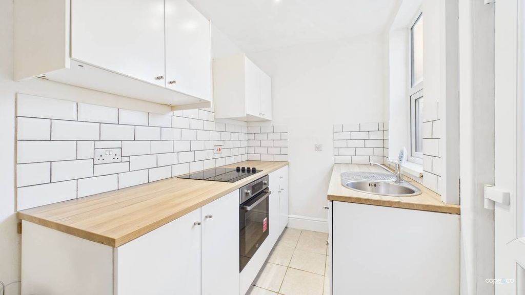 Property photo 2 of 11 2435686