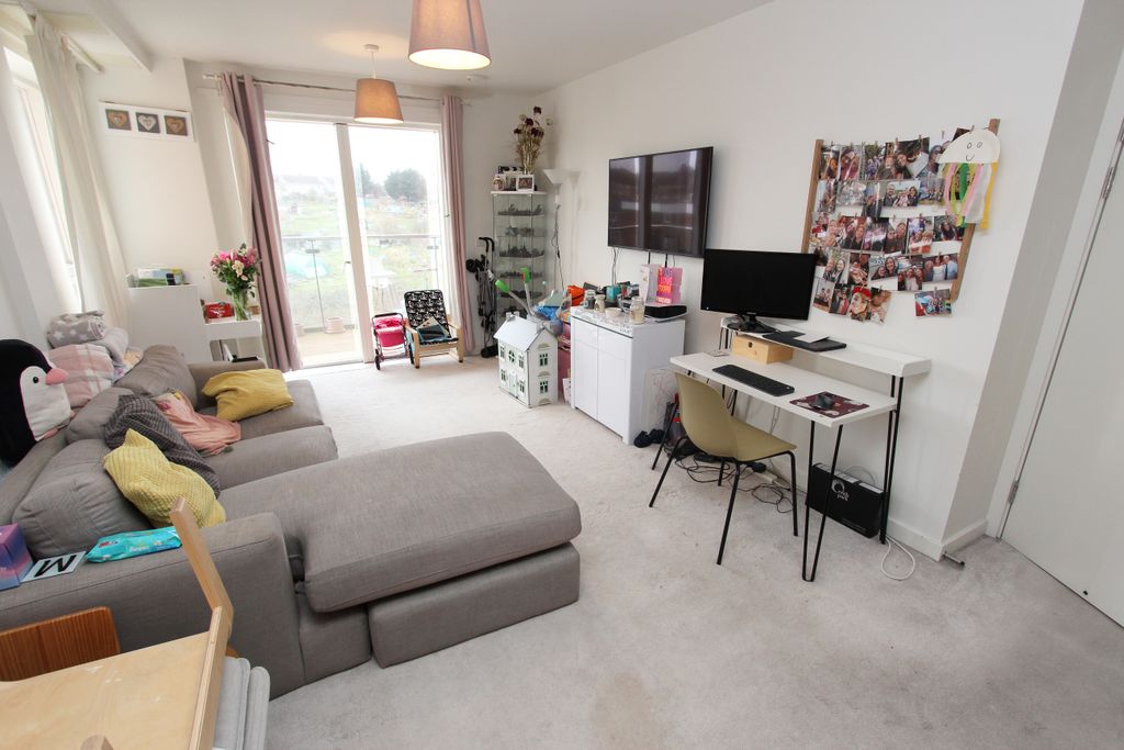 Property photo 2 of 11 Img_4859A