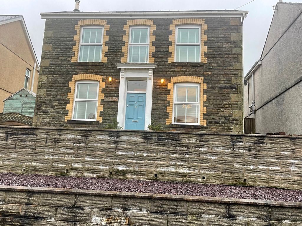 Property photo 1 of 30