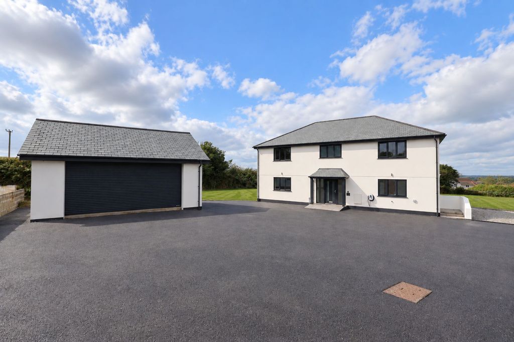 Property photo 1 of 33 External