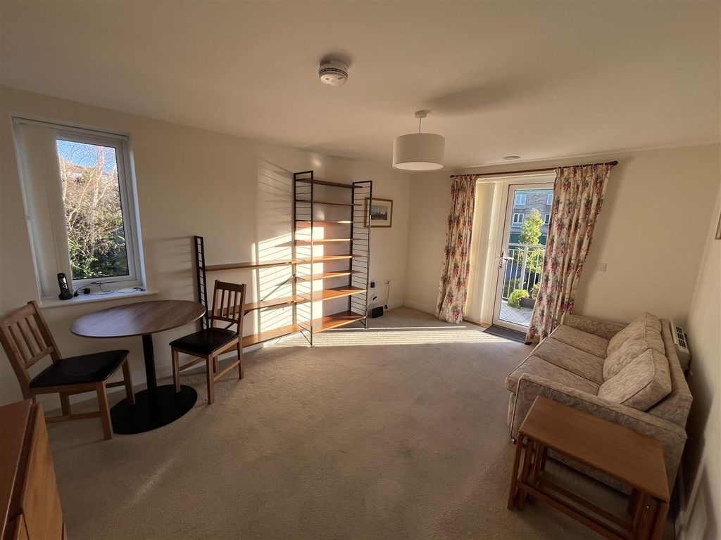 Property photo 2 of 10 Living Room