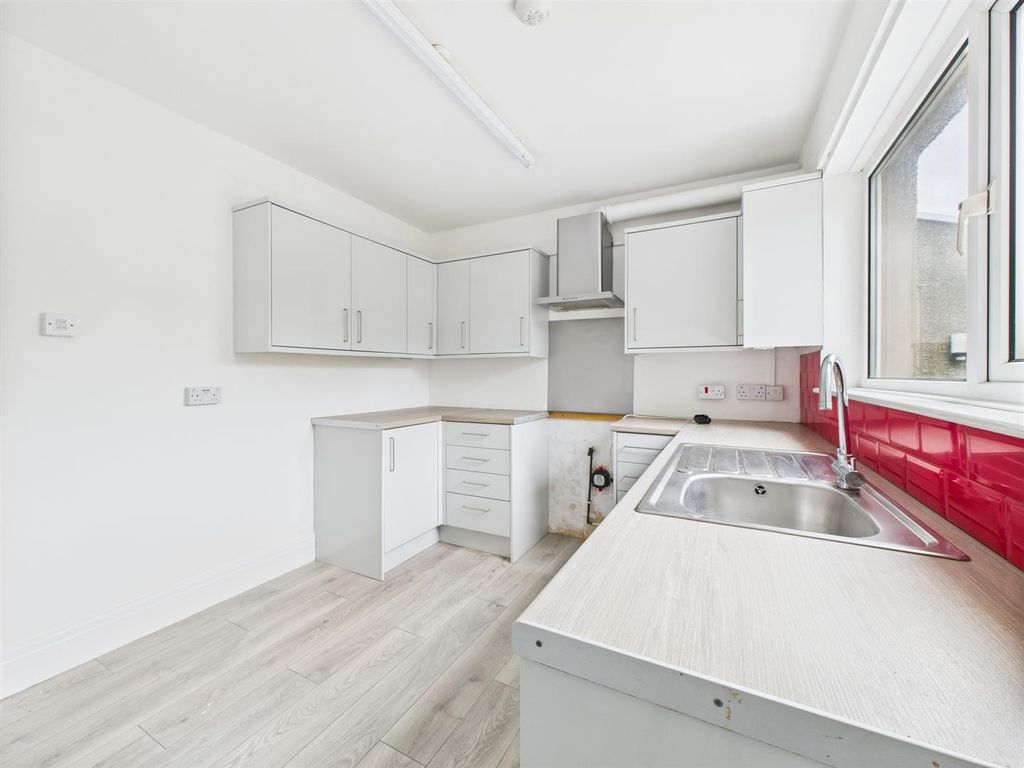 Property photo 3 of 17 Cam05474G0-Pr0007-Still002.Jpg