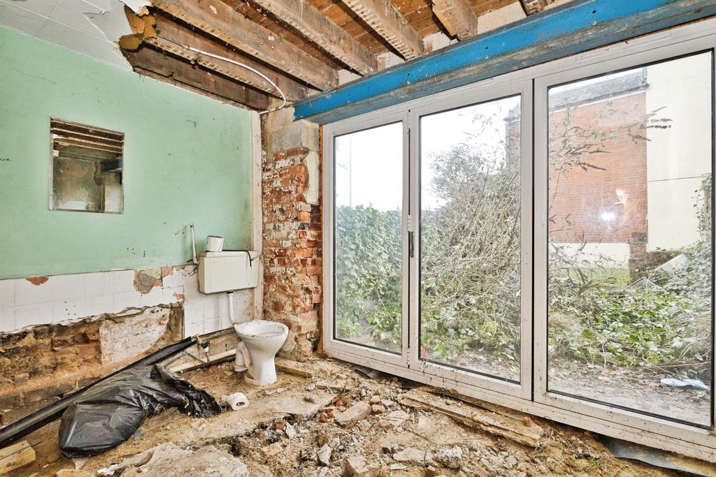 Property photo 3 of 10