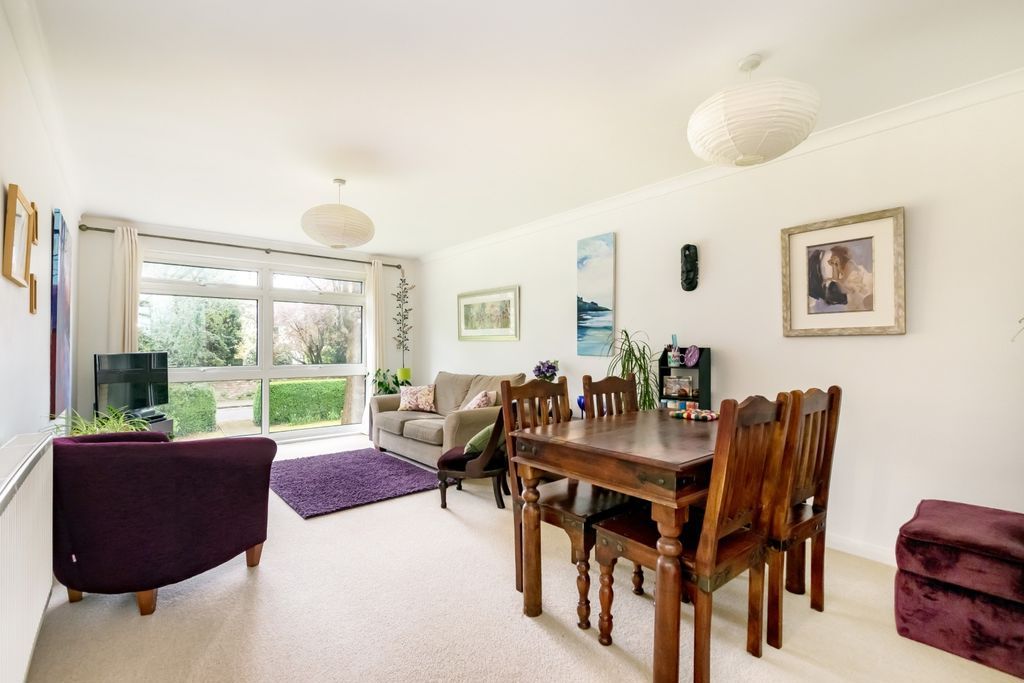 Property photo 1 of 18 Sitting Room