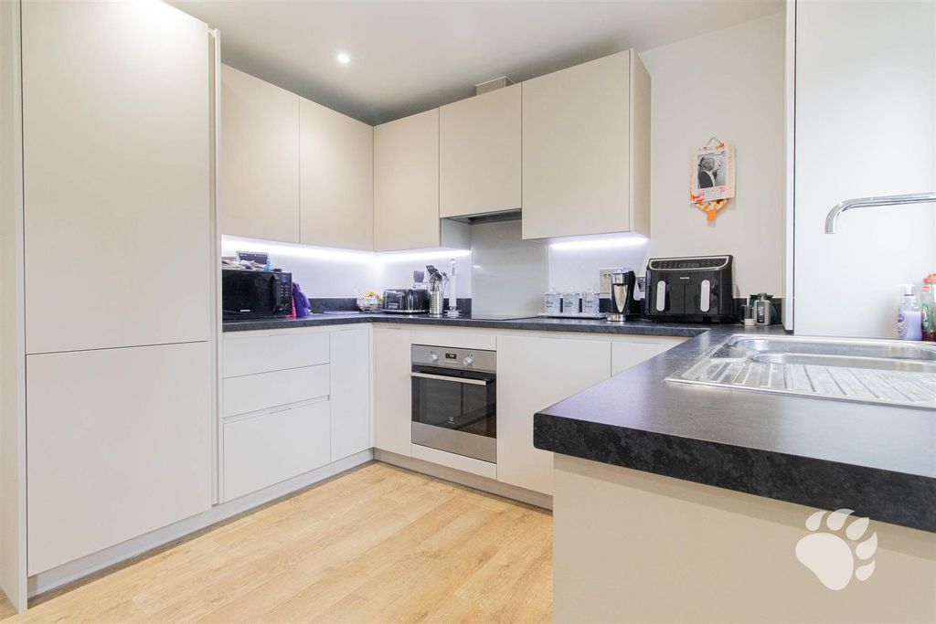 Property photo 3 of 14 Kitchen/Diner