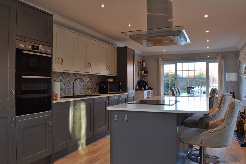 Property photo 2 of 15 Photo 12