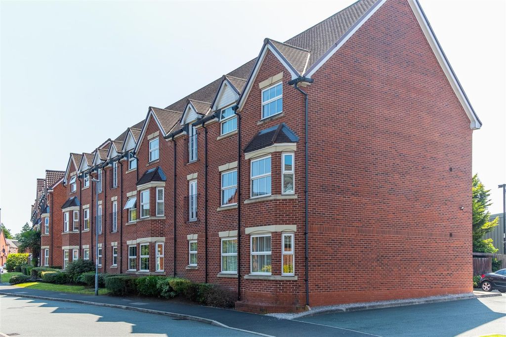 Property photo 1 of 16 Front External