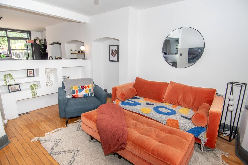 Property photo 3 of 18 Picture No. 12