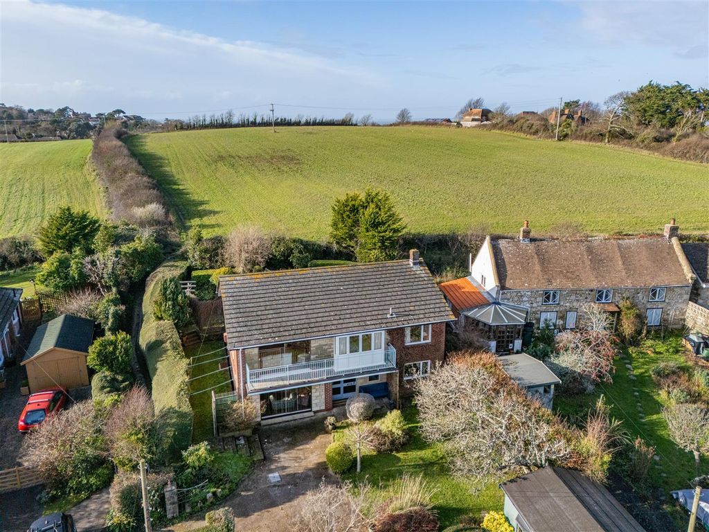 Property photo 2 of 26