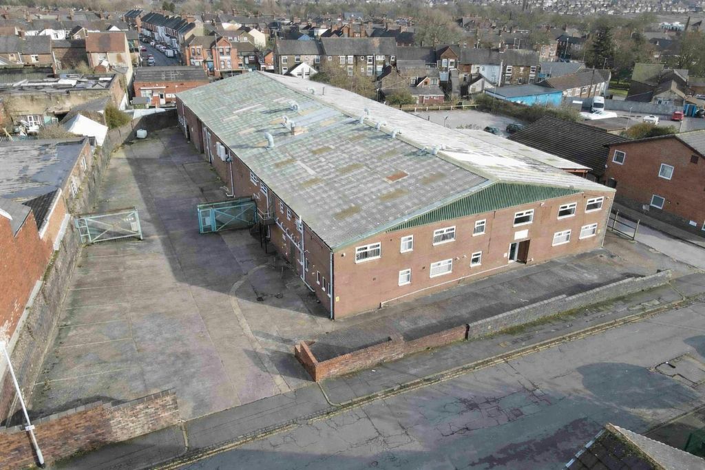 Property photo 1 of 40 Main.Jpg