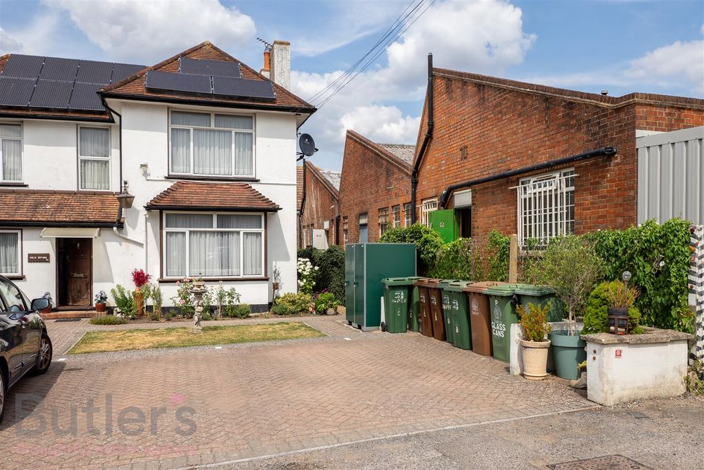 Property photo 1 of 12 Ggl-001_Wm.Jpg