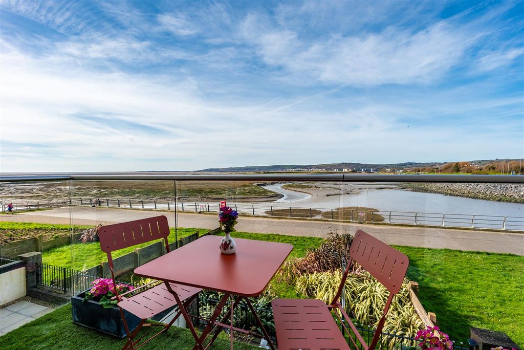 Property photo 3 of 43 Balcony