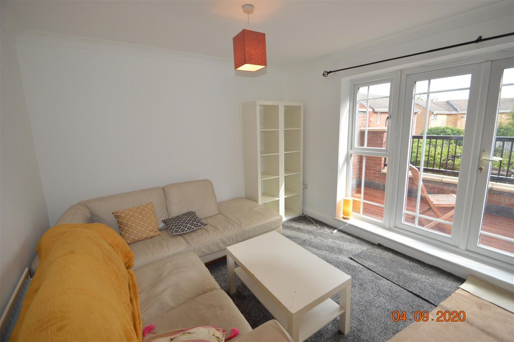 Property photo 2 of 5 5Drayton-Lounge.Jpg