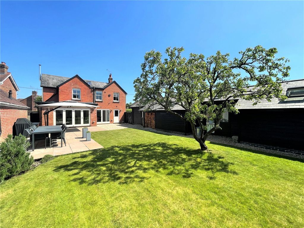 Property photo 2 of 22 Picture No. 44