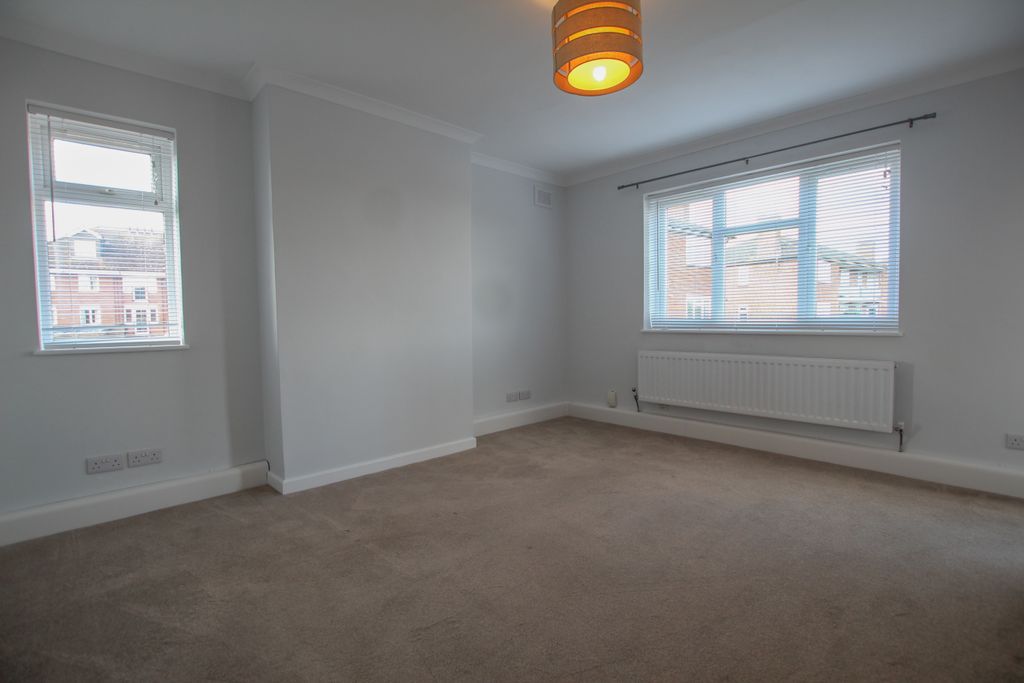 Property photo 2 of 11 Living Room