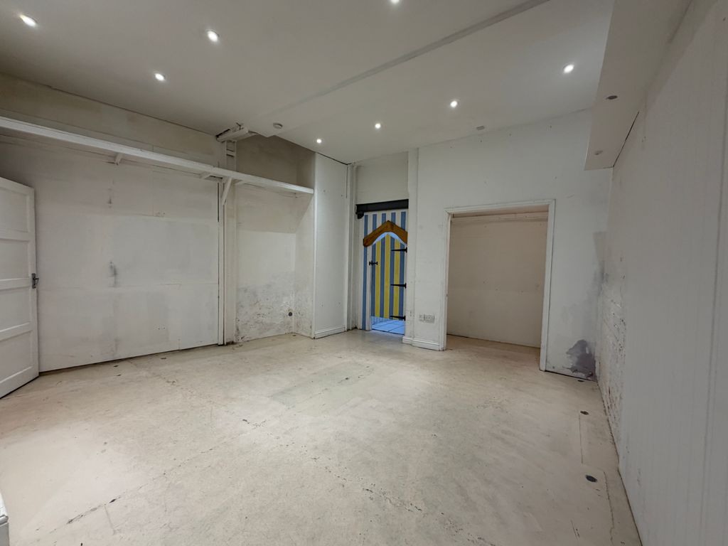 Property photo 3 of 4