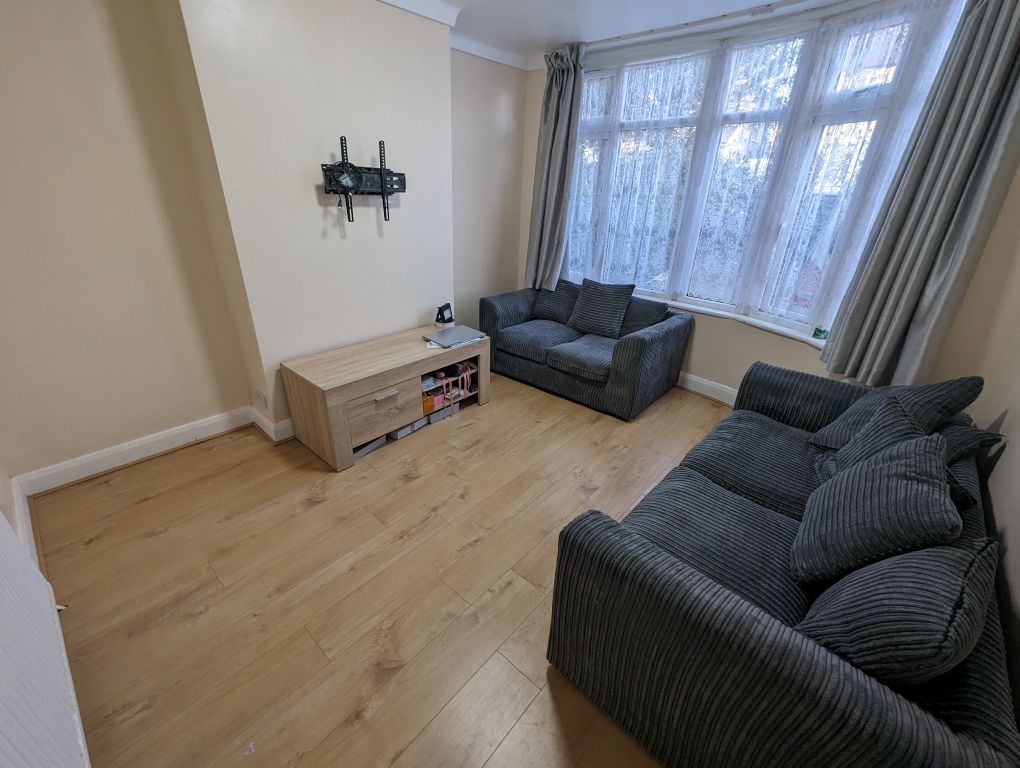 Property photo 3 of 9