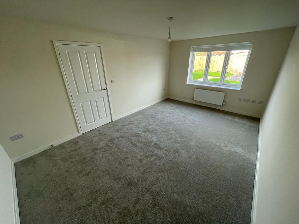 Property photo 2 of 34