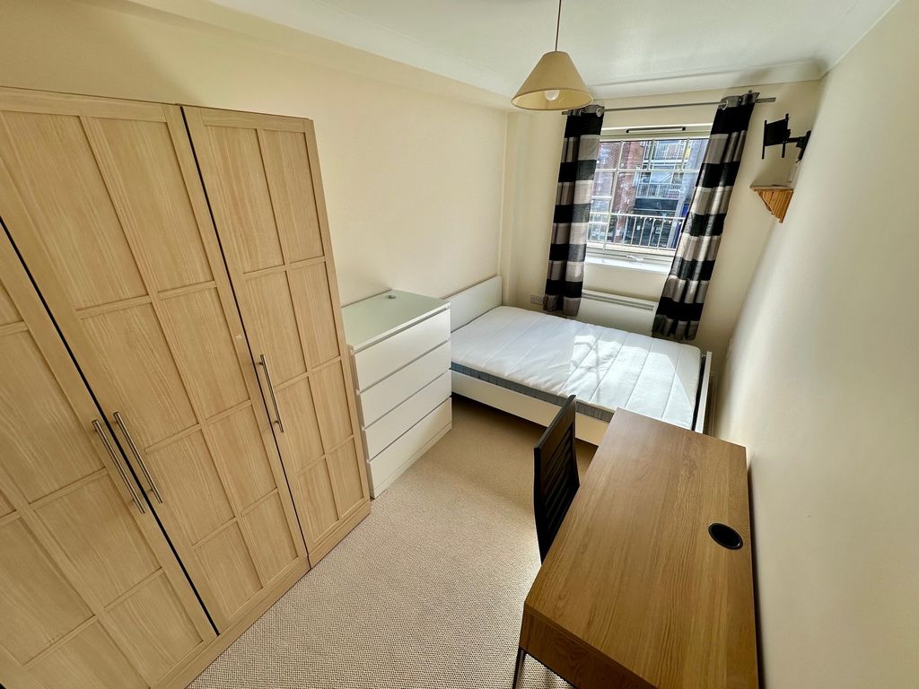 Property photo 3 of 9 Bedroom