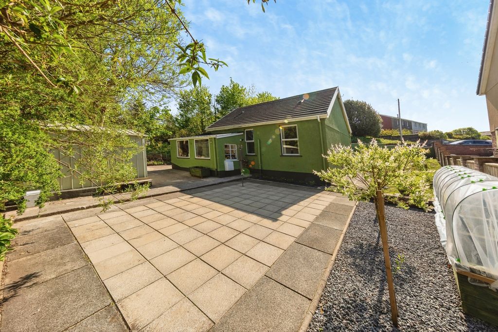 Property photo 2 of 30 Pbox-Img.Jpg