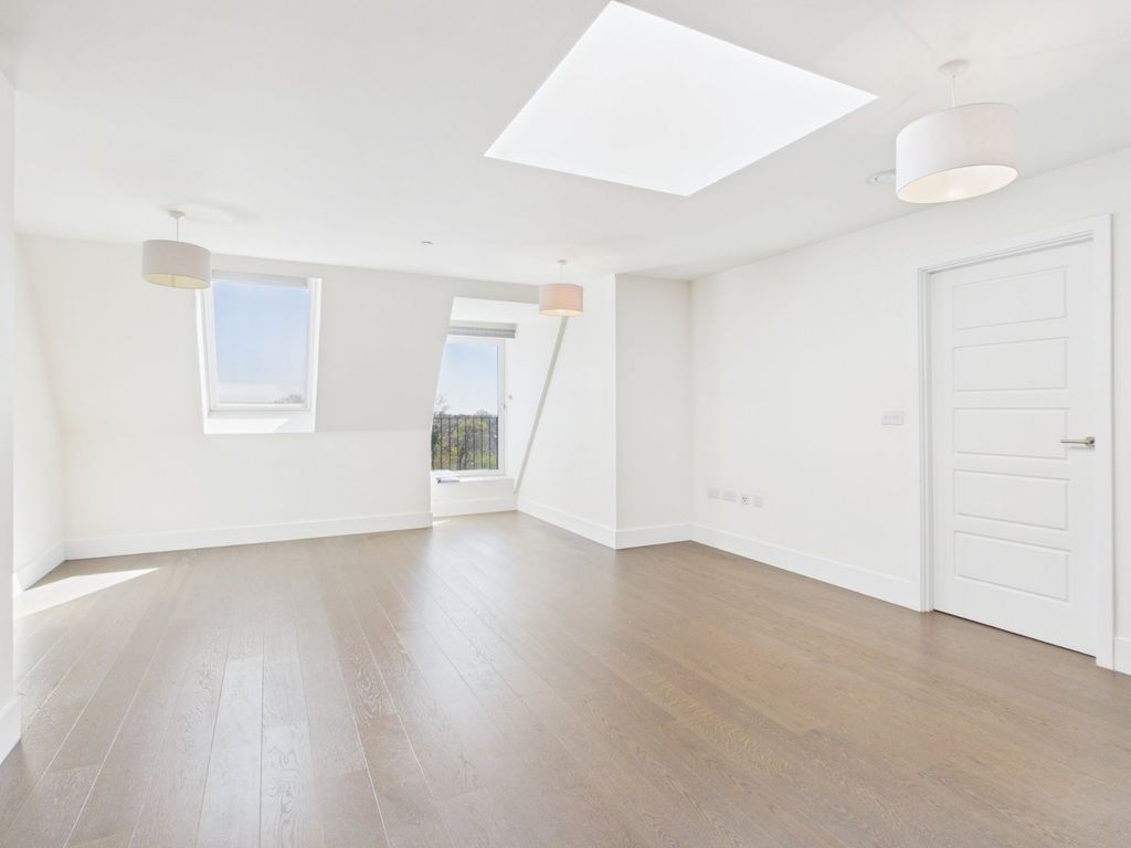 Property photo 2 of 16 Living Room