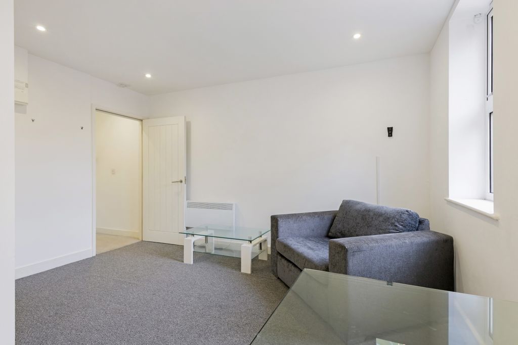 Property photo 3 of 3