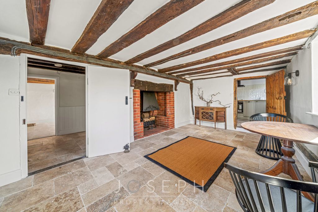 Property photo 3 of 25