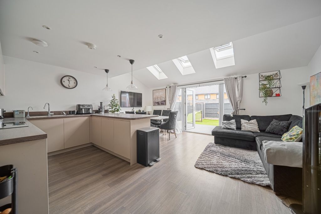 Property photo 2 of 17 4286893