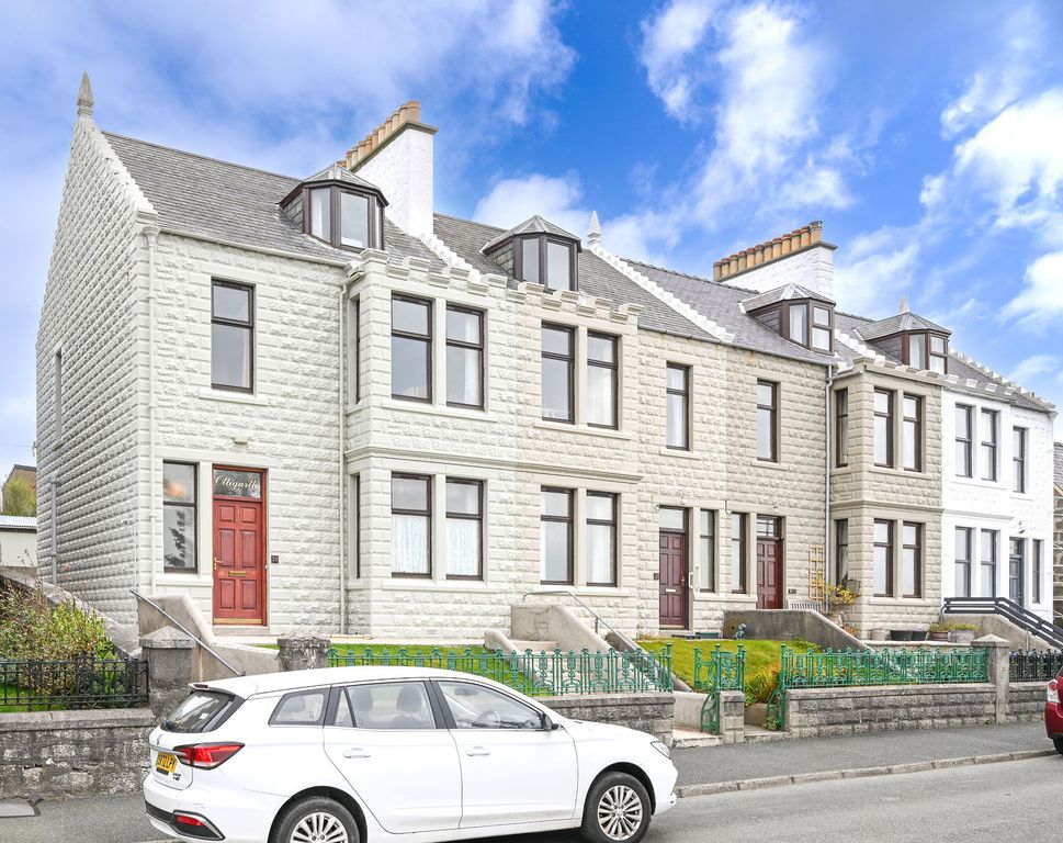 Property photo 2 of 41