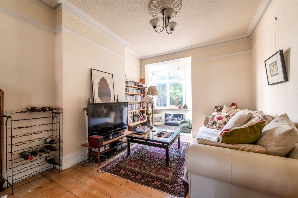 Property photo 3 of 26 Picture No. 27