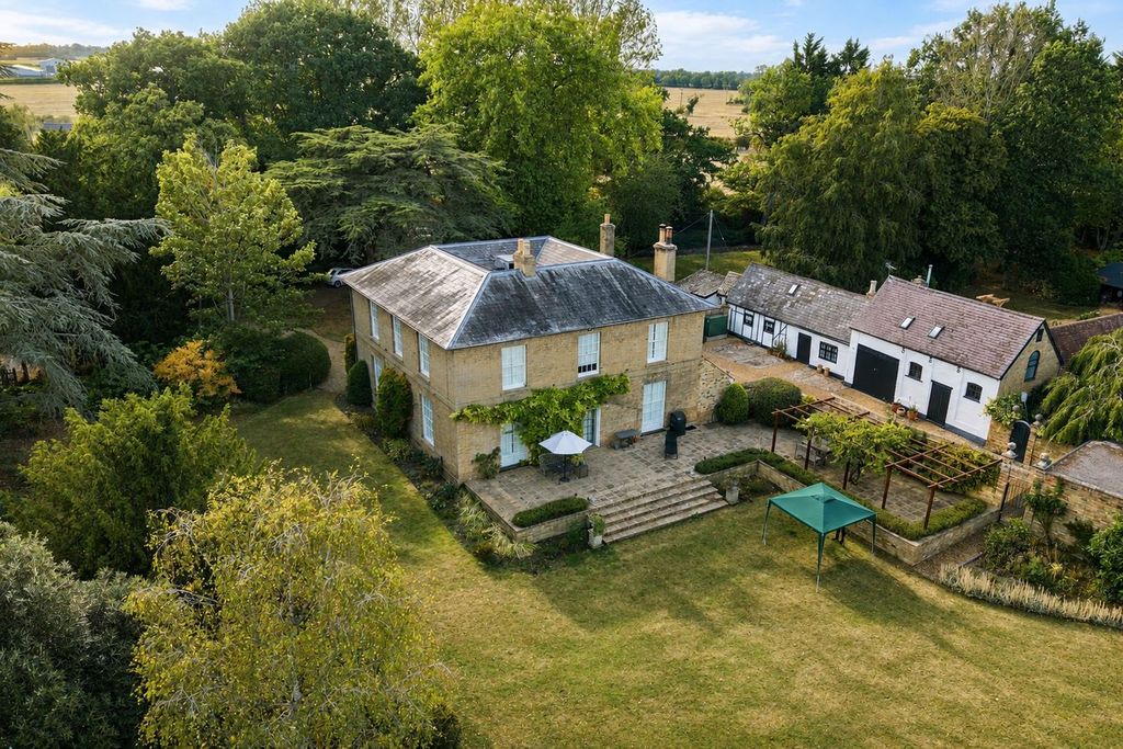 Property photo 1 of 43