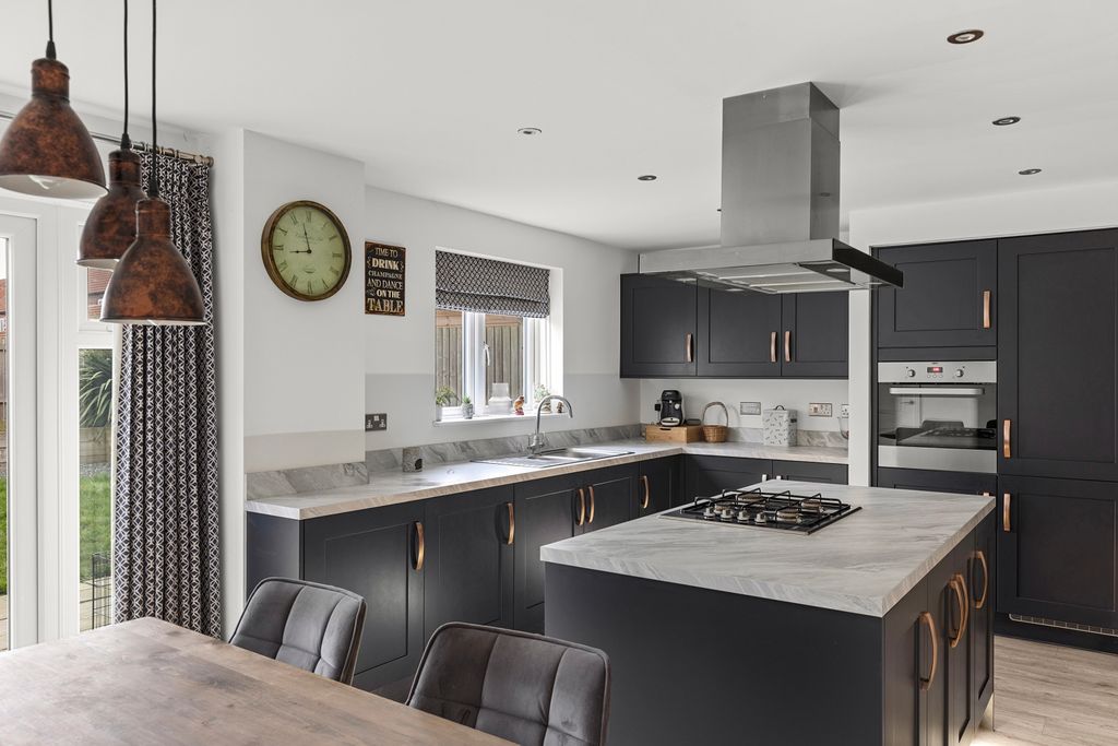 Property photo 3 of 22 Kitchen Dining Room