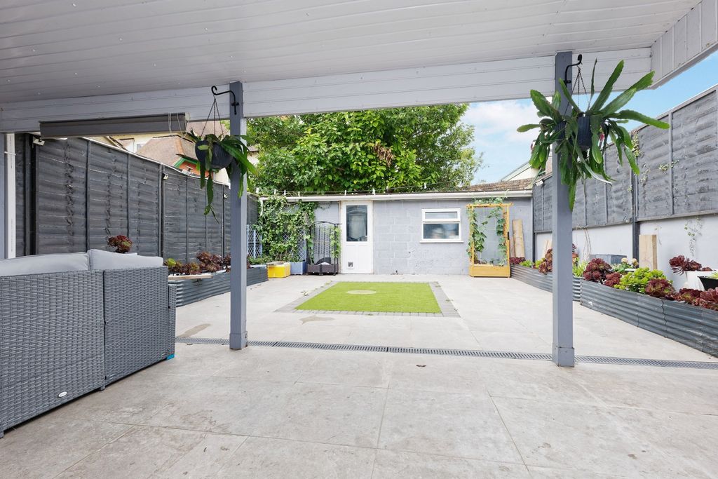 Property photo 2 of 18 Pbox-Img.Jpg