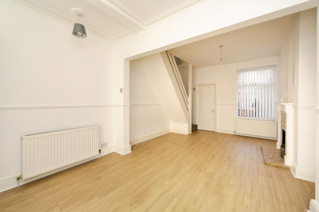 Property photo 3 of 21 Pbox-Img.Jpg
