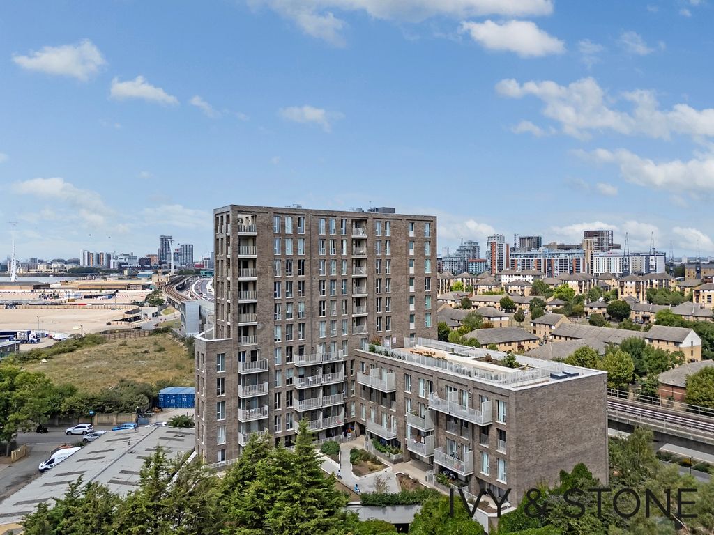 Property photo 2 of 16 4463373