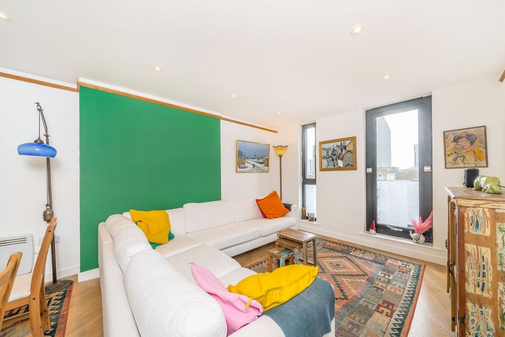 Property photo 2 of 8