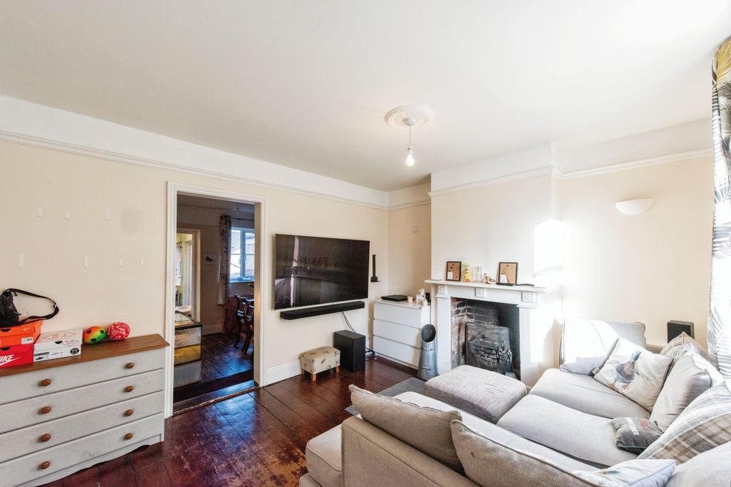 Property photo 2 of 17 Image