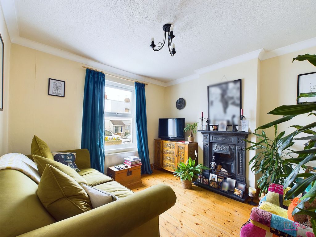 Property photo 2 of 10