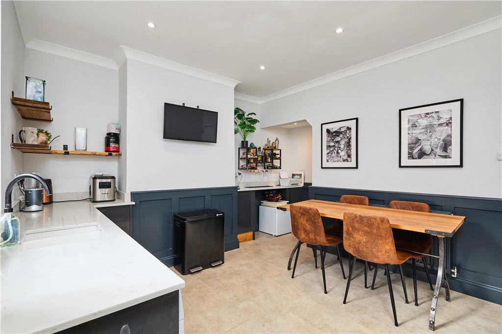 Property photo 3 of 21 Kitchen/ Dining