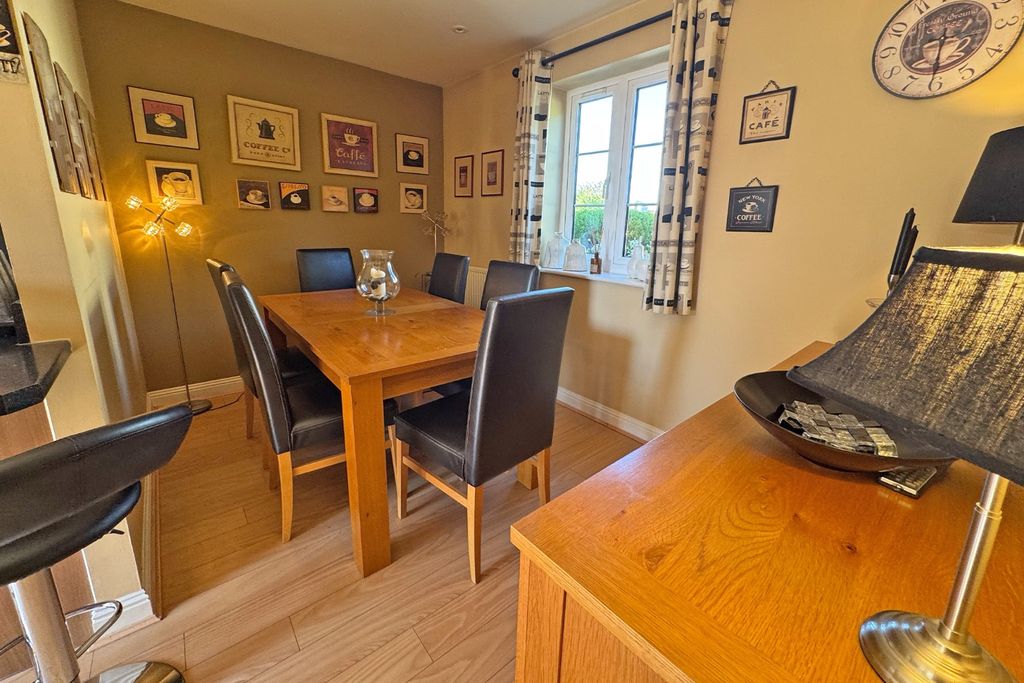 Property photo 3 of 13 4224207