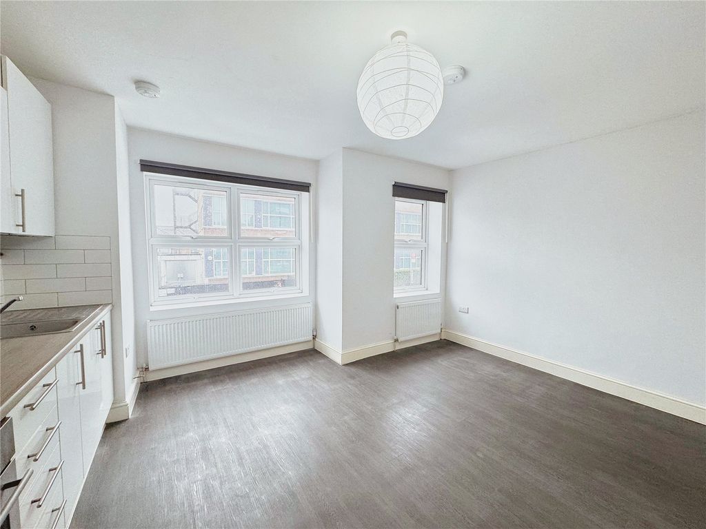 Property photo 3 of 8 Picture No. 08