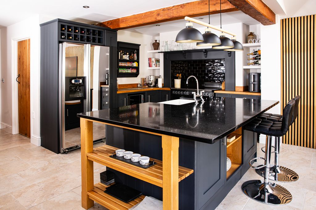 Property photo 3 of 24